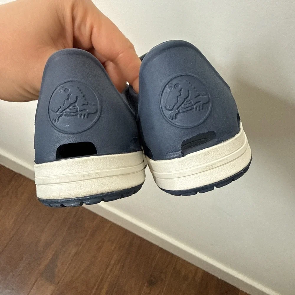 Crocs Bump It Slip Ons Sneakers Kids J 1 Blue Navy Waterproof Flat Lightweight